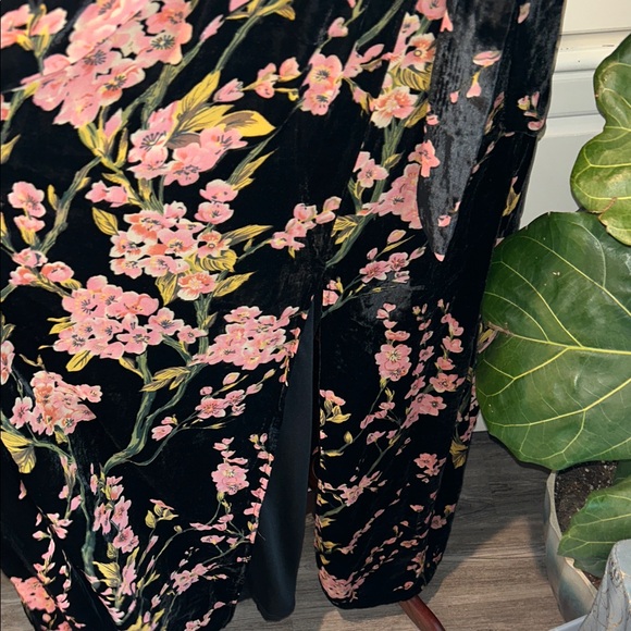 NEW Baltic Born Velvet Floral Black and Pink Wrap Full Length Dress Size Large - Picture 13 of 15